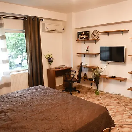 Chic Near City Center 아파트