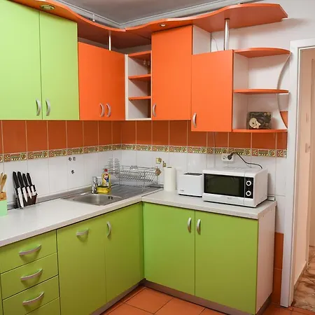 Chic Near City Center Apartman